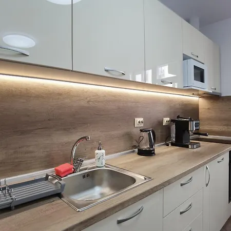 Cabacum Pleasure Beachfront - 50m To And Pool Апартаменти Варна