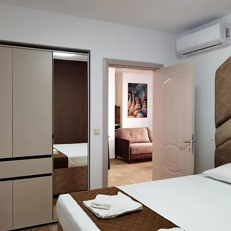 Апартаменти Cabacum Pleasure Beachfront - 50m To And Pool Варна