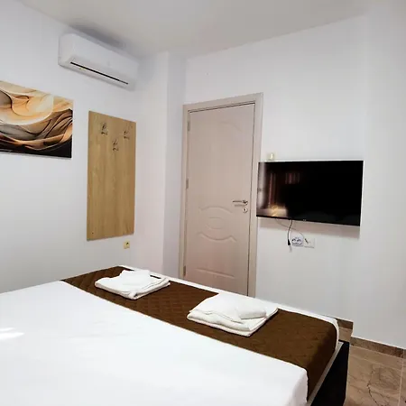 Апартаменти Cabacum Pleasure Beachfront - 50m To And Pool Варна